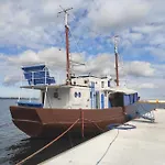 Båthotell Houseboat Gdy-50, Dom Na Wodzie Z Sauna I Jacuzzi *