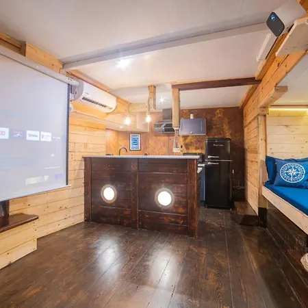 Houseboat Gdy-50, Dom Na Wodzie Z Sauna I Jacuzzi ספינת מלון פוק
