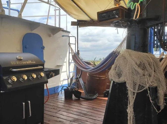 Houseboat Gdy-50, Dom Na Wodzie Z Sauna I Jacuzzi Tekne Puck